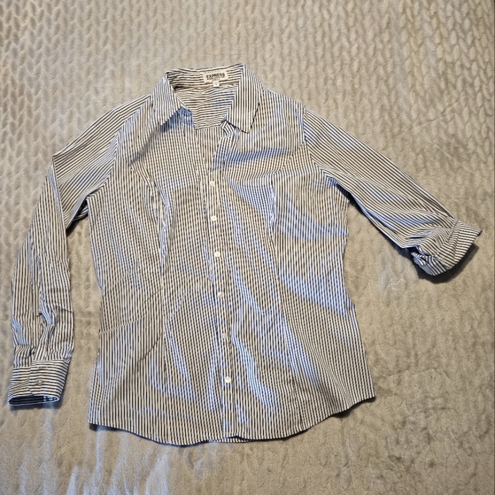 Express ultimate essential button up. Original fit